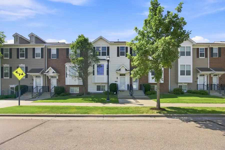 560 Huset Parkway Ne, Columbia Heights, MN 55421 - #3