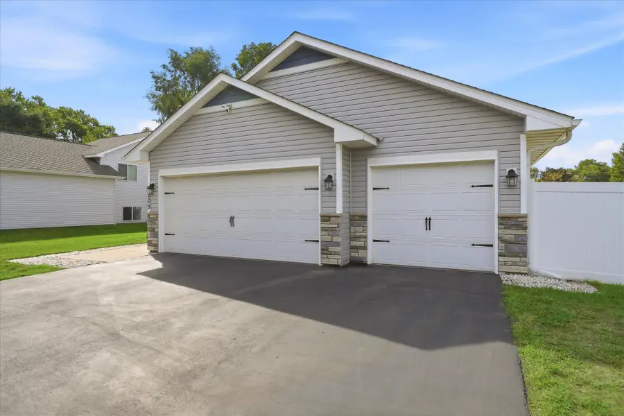 5209 49th Avenue N, Crystal, MN 55429 - #3
