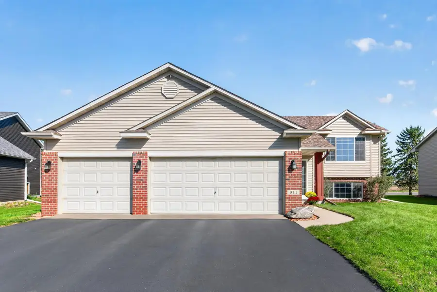 911 Cobblestone Lane, Belle Plaine, MN 56011 - #3