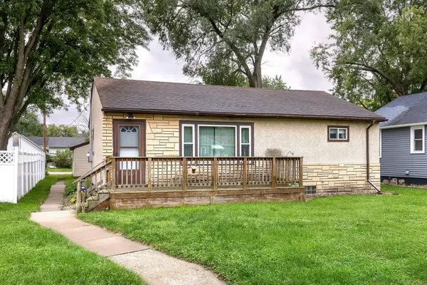 521 S 2nd Street, La Crescent, MN 55947