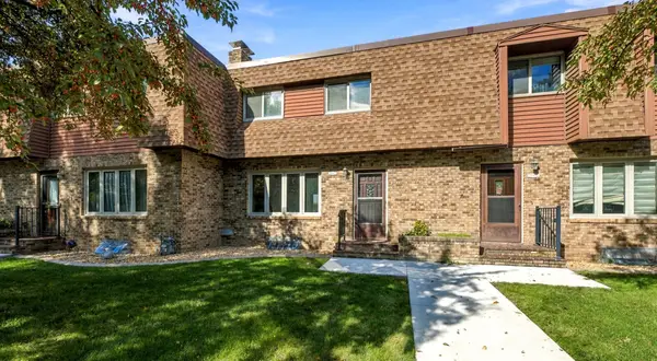 1402 E Gateway Circle S #H, Fargo, ND 58103