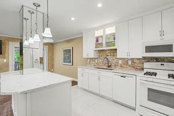 14054 Heywood Path, Apple Valley, MN 55124