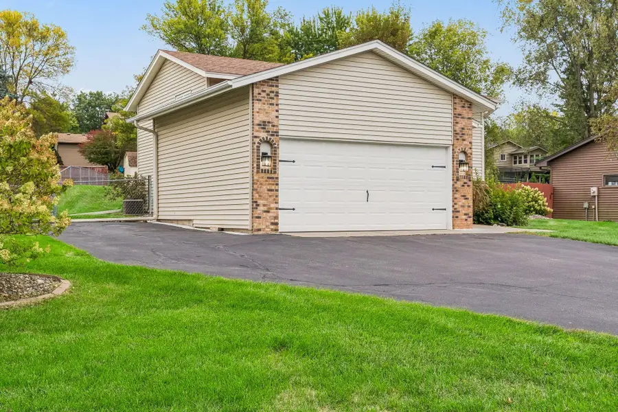 4712 Covington Court, Eagan, MN 55122 - #3