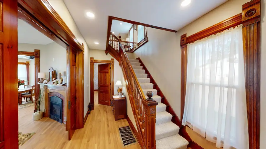 202 Broadway S, Alden, MN 56009 - #2