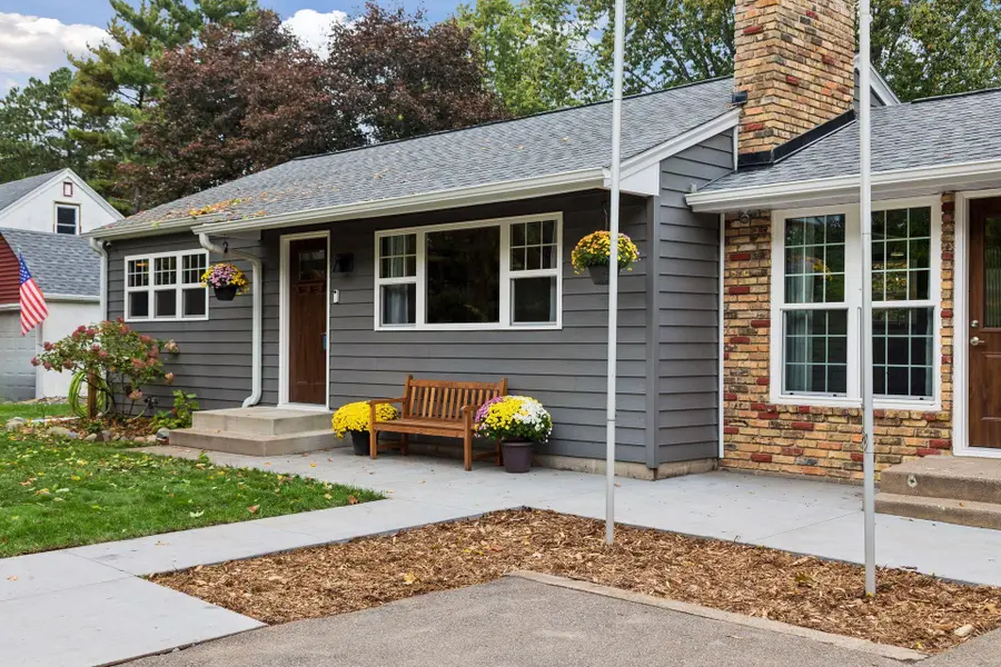 777 Cope Avenue W, Roseville, MN 55113 - #3