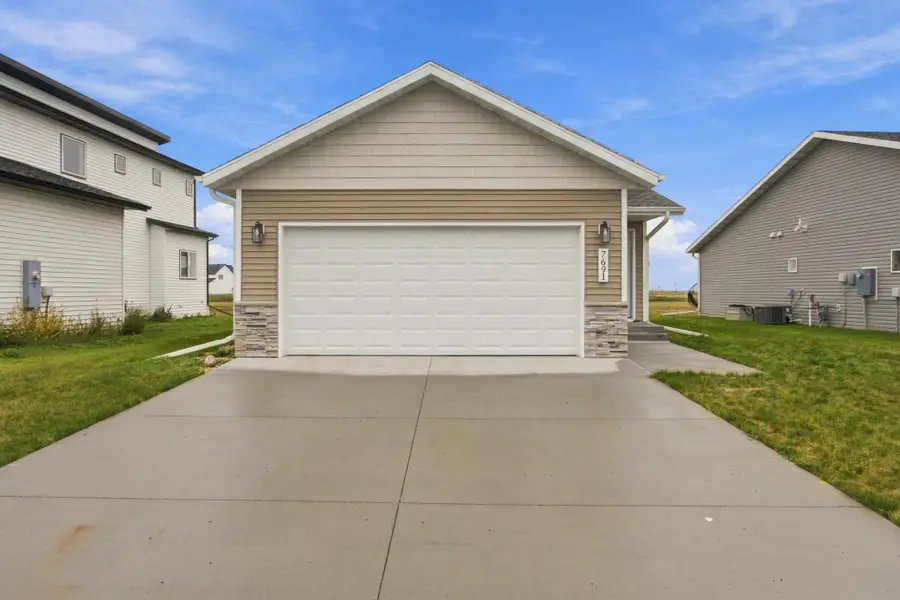 7691 Cub Creek Way, Horace, ND 58047 - #2
