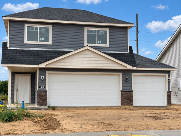 1827 Pierce Street S, Cambridge, MN 55008