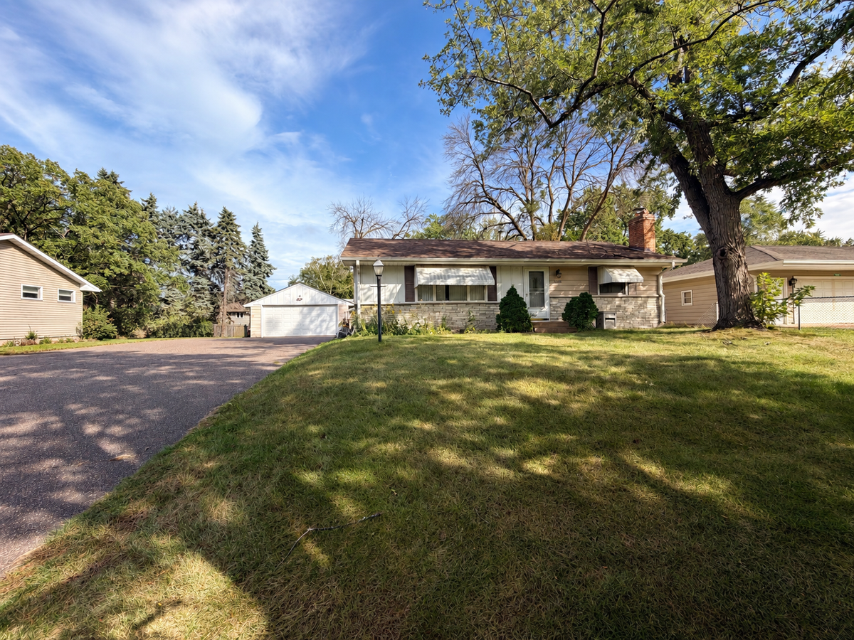 10133 Cottonwood Street Nw, Coon Rapids, MN 55448 - #1