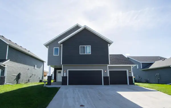 6216 86th Avenue S, Horace, ND 58047