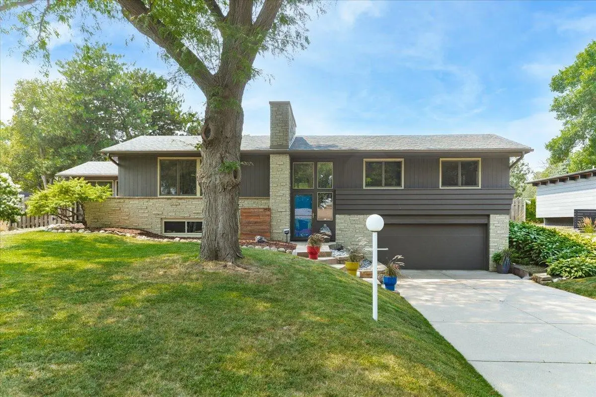 140 Brunswick Avenue S, Golden Valley, MN 55416 - #1