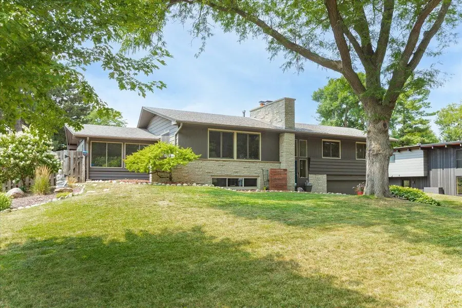140 Brunswick Avenue S, Golden Valley, MN 55416 - #3