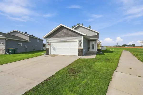 101 5th Street E, Horace, ND 58047