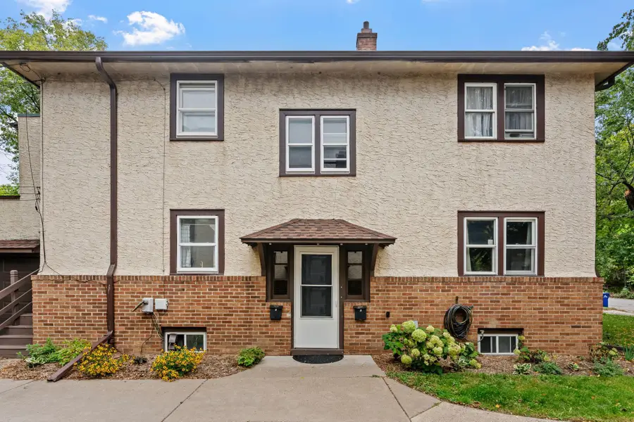 261 Robie Street W, Saint Paul, MN 55107 - #2