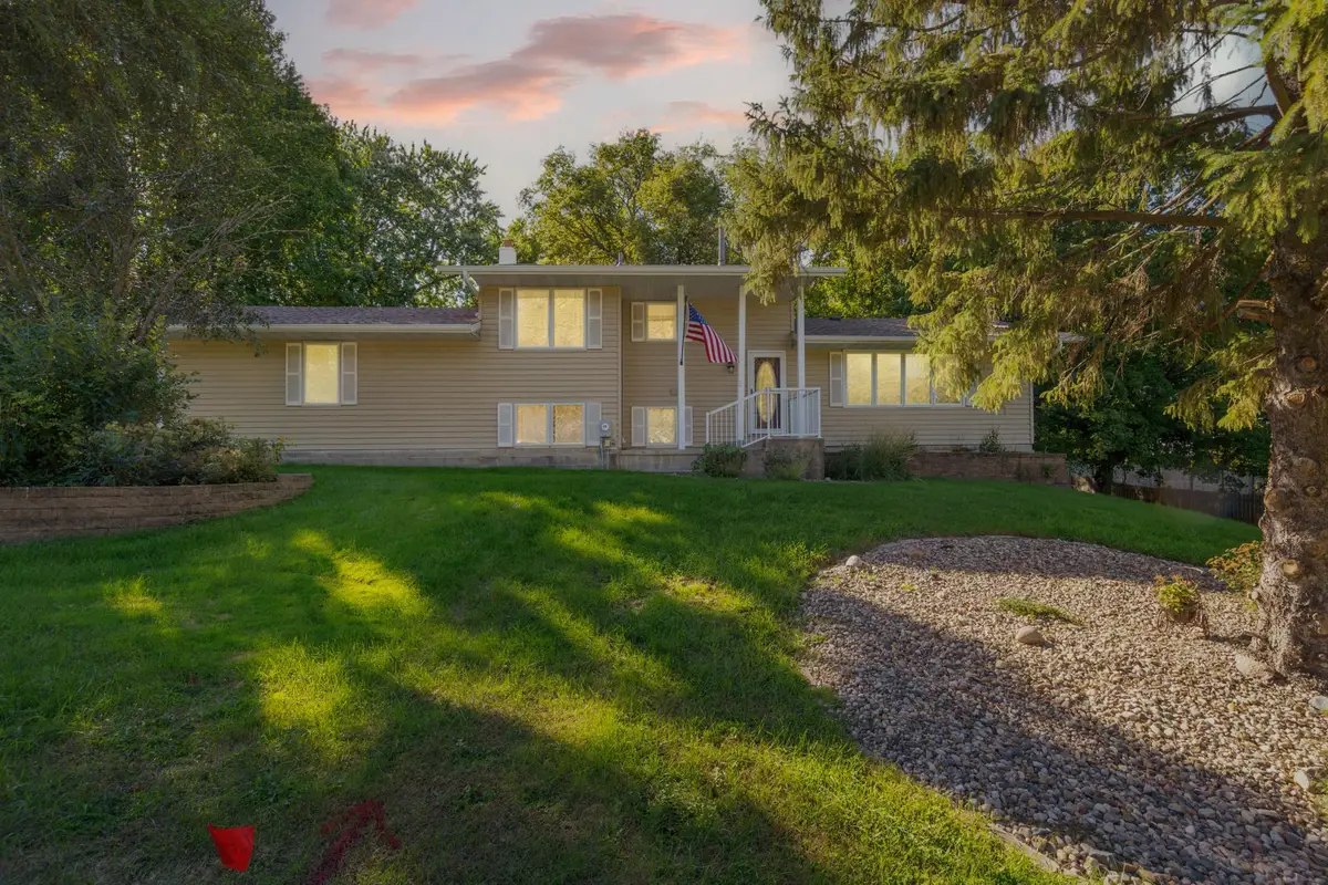 1320 11th Avenue Ne, Faribault, MN 55021 - #1