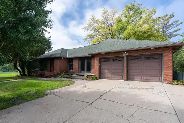 997 Roberts Road Sw, Hutchinson, MN 55350