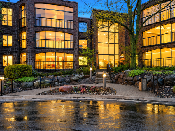 6051 Laurel Avenue #207, Golden Valley, MN 55416