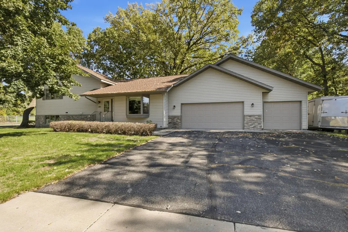 424 7th Avenue N, Sartell, MN 56377 - #1