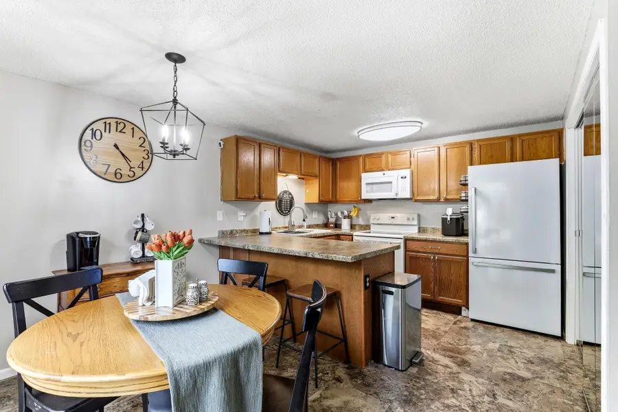1480 Granada Avenue N, Oakdale, MN 55128 - #2