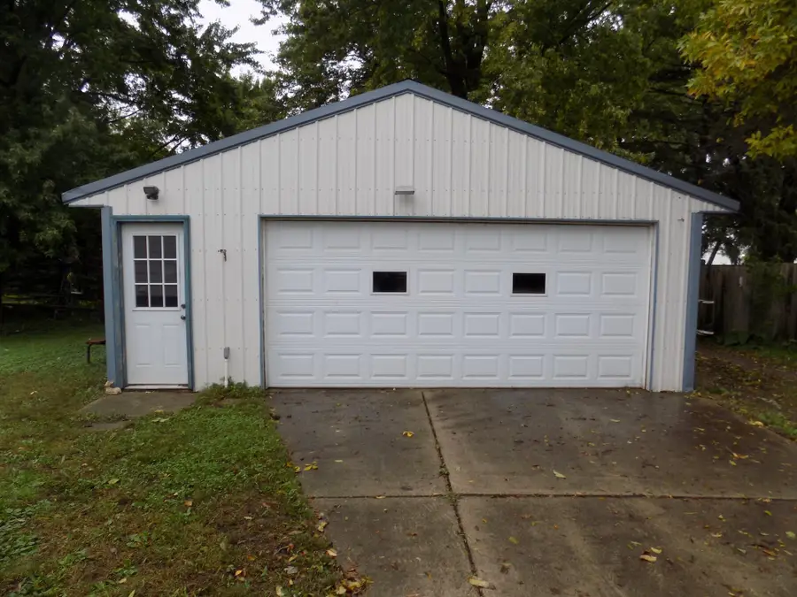 113 Center Street, Jackson, MN 56143 - #3