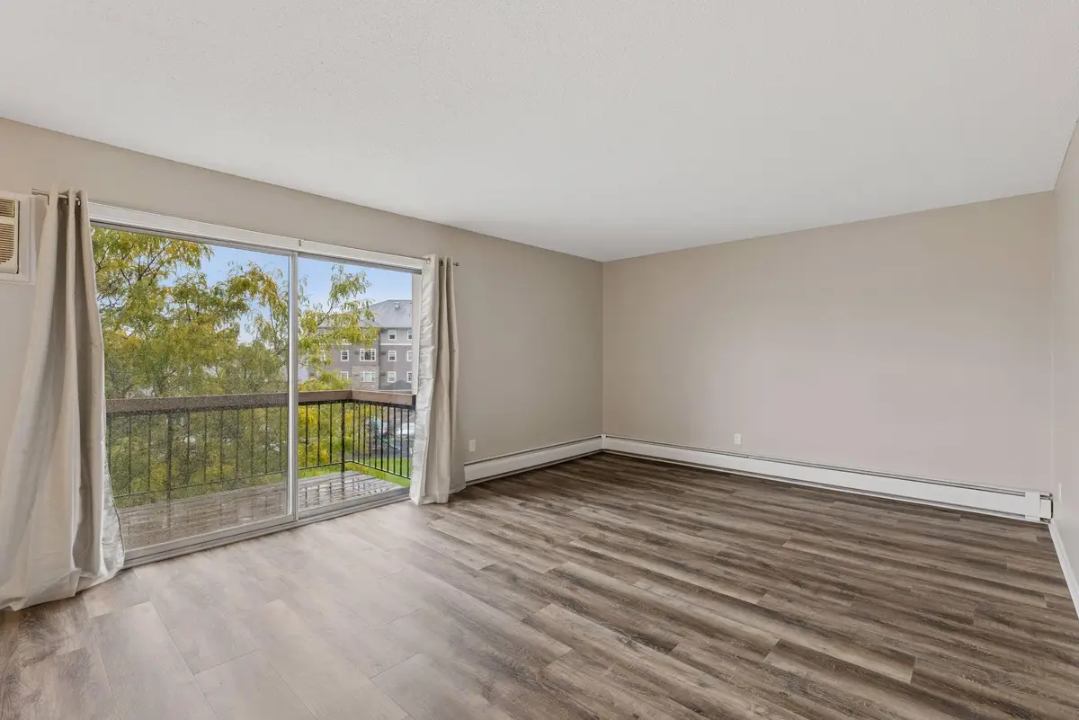 2800 Hillsboro Avenue N #307, New Hope, MN 55427 - #1