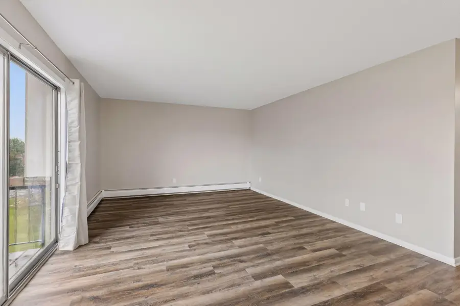 2800 Hillsboro Avenue N #307, New Hope, MN 55427 - #3