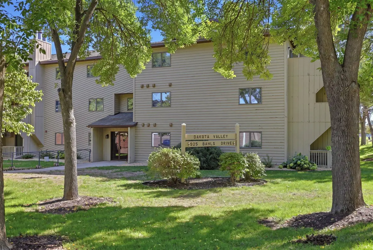925 Bahls Drive #102, Hastings, MN 55033 - #1