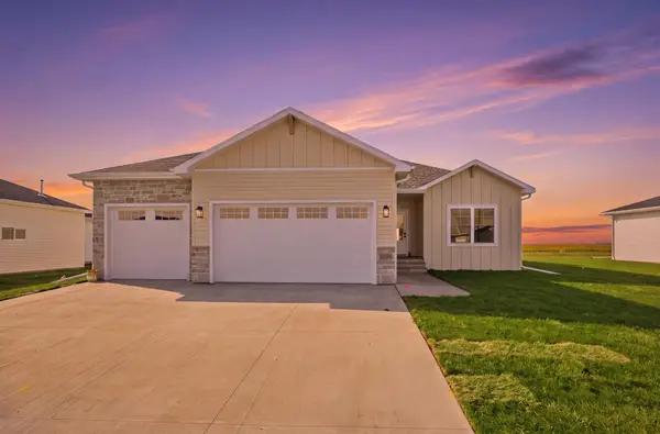 4288 Pine Parkway S, Fargo, ND 58104
