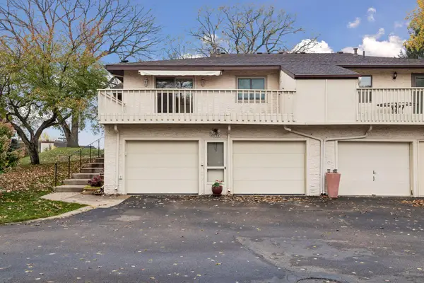 2032 Charlton Ridge, West Saint Paul, MN 55118