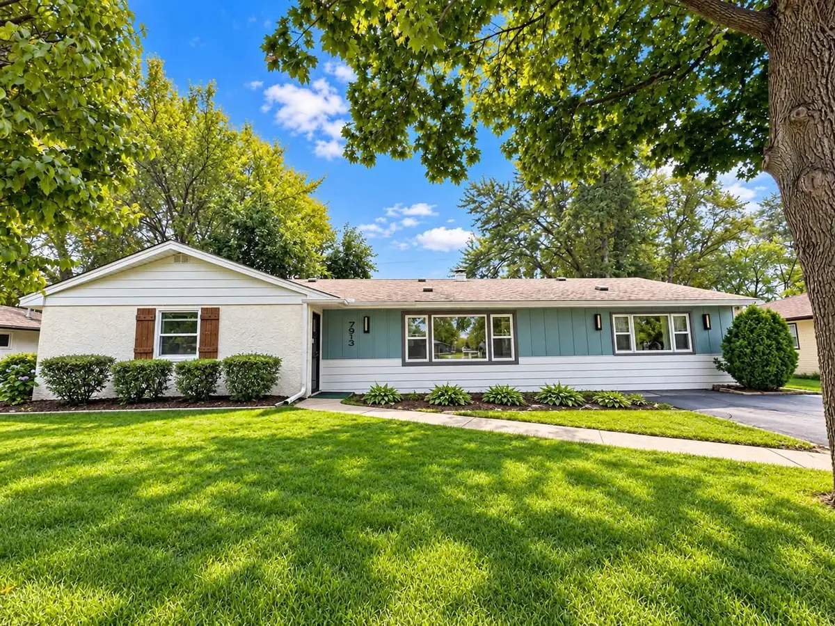 7913 5th Street Ne, Fridley, MN 55432 - #1