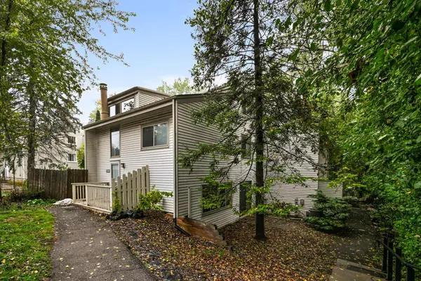 5563 E Bavarian Pass, Fridley, MN 55432