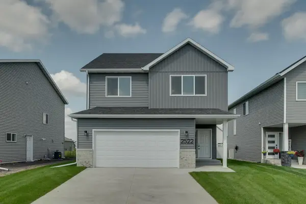2522 38th Avenue S, Moorhead, MN 56560