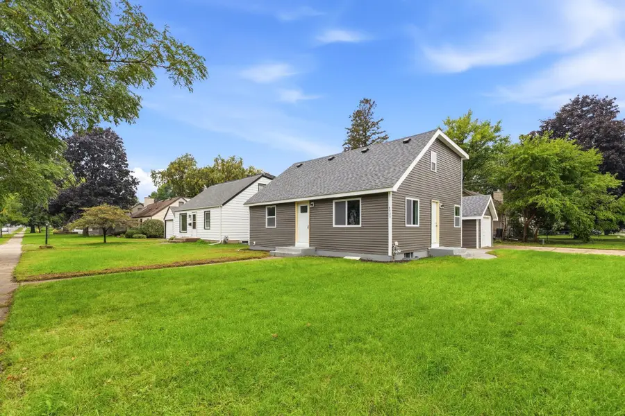 4533 Welcome Avenue N, Crystal, MN 55422 - #3