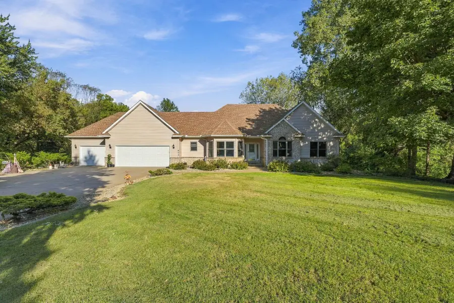 975 Jewel Avenue N, Lake Elmo, MN 55042 - #2