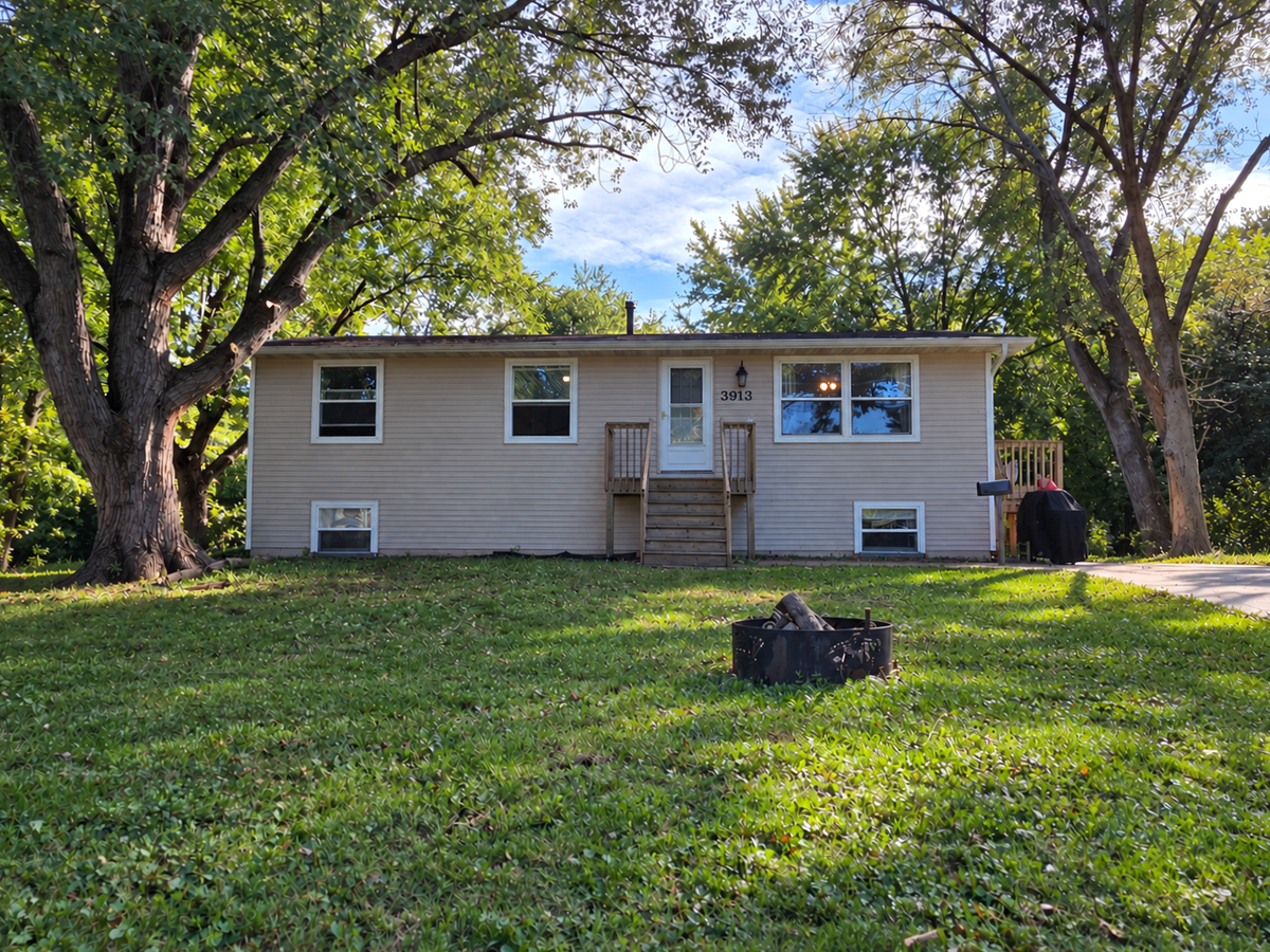 3913 52nd Avenue N, Brooklyn Center, MN 55429 - #1