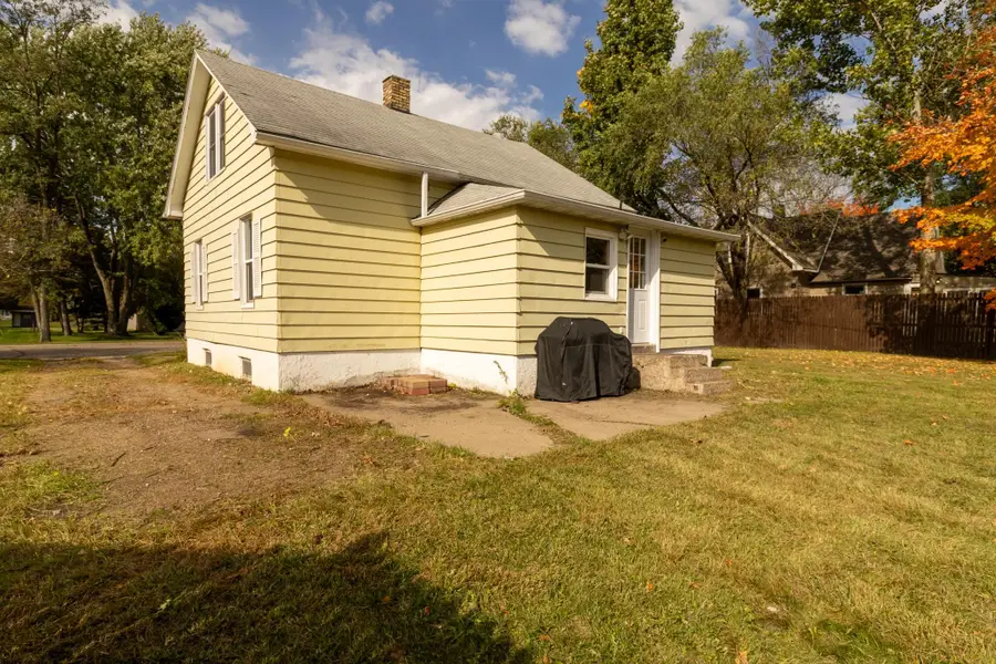 302 6th Street Nw, Little Falls, MN 56345 - #2