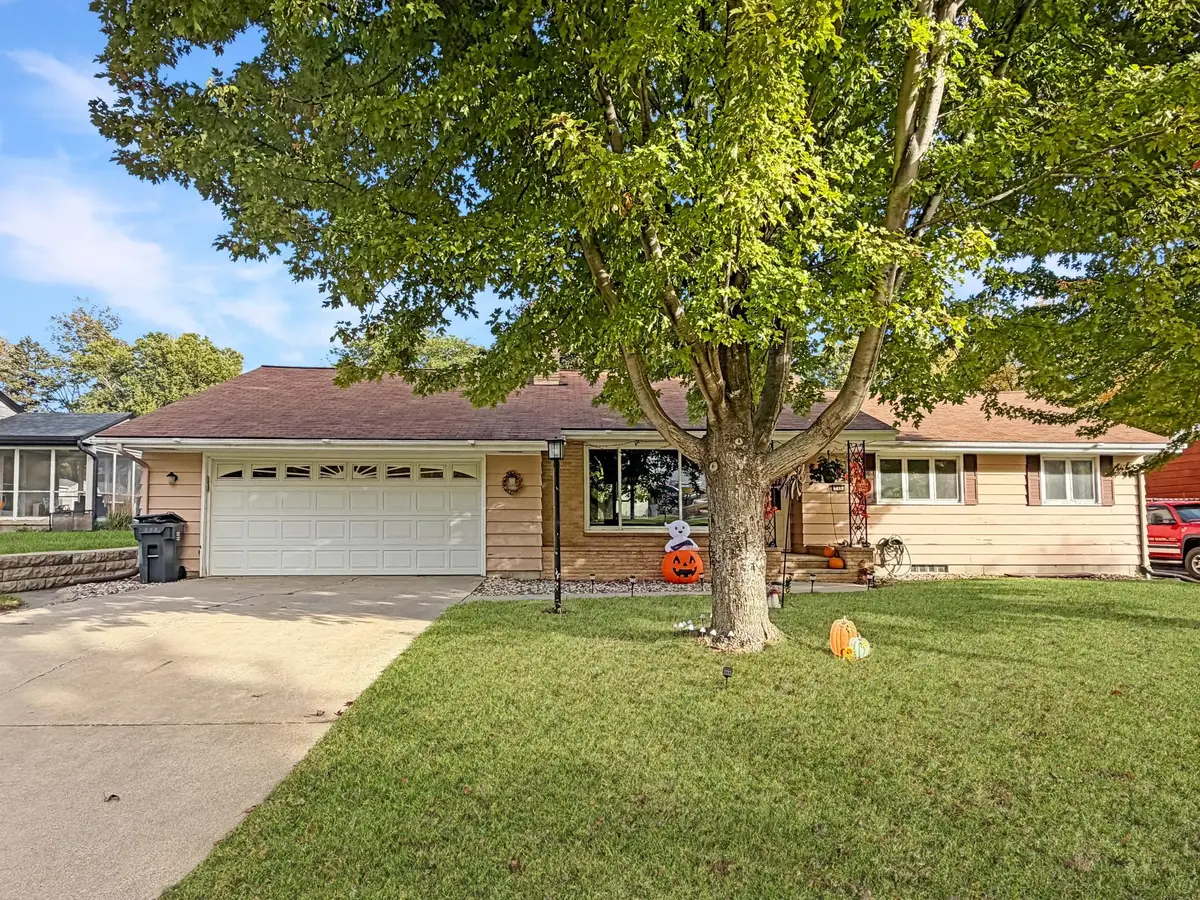 219 E Hollett Street, Tracy, MN 56175 - #1