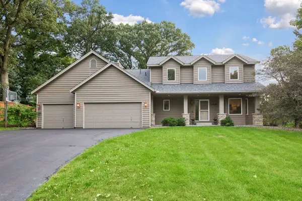 1929 Woodstone Drive, Victoria, MN 55386