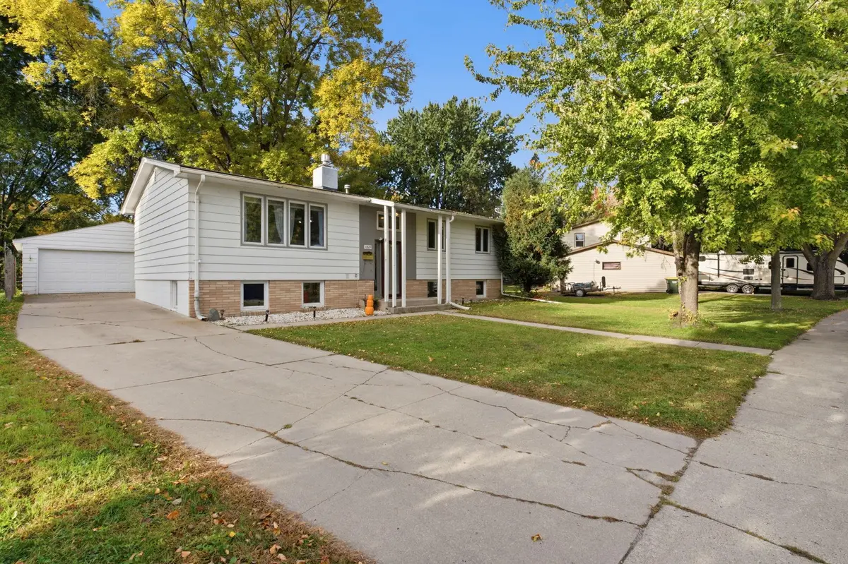 1221 13th Avenue Sw, Willmar, MN 56201 - #1