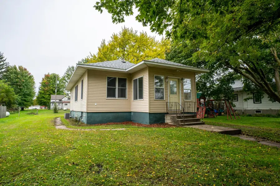 305 N Secor Street, Bricelyn, MN 56014 - #2