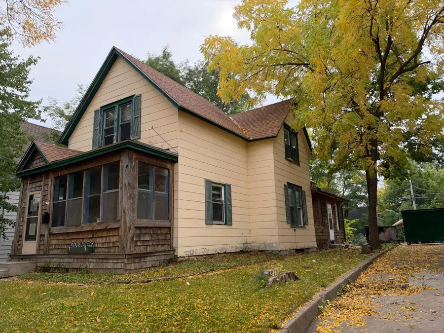 894 5th Street E, Saint Paul, MN 55106 - #2