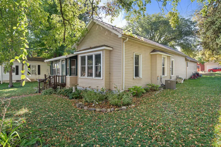 606 4th Avenue Ne, Waseca, MN 56093 - #2