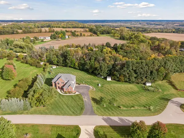 28245 Grandview Drive, Belle Plaine, MN 56011