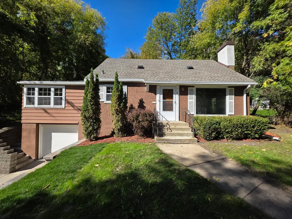 909 Old Lexington Avenue, Saint Paul, MN 55116 - #1