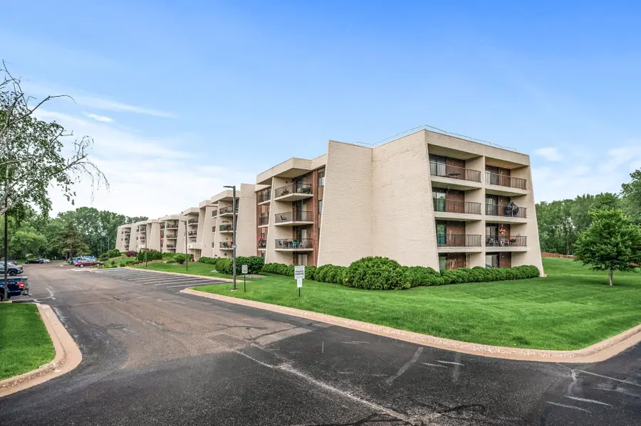 2455 Londin Lane E #216, Maplewood, MN 55119 - #2