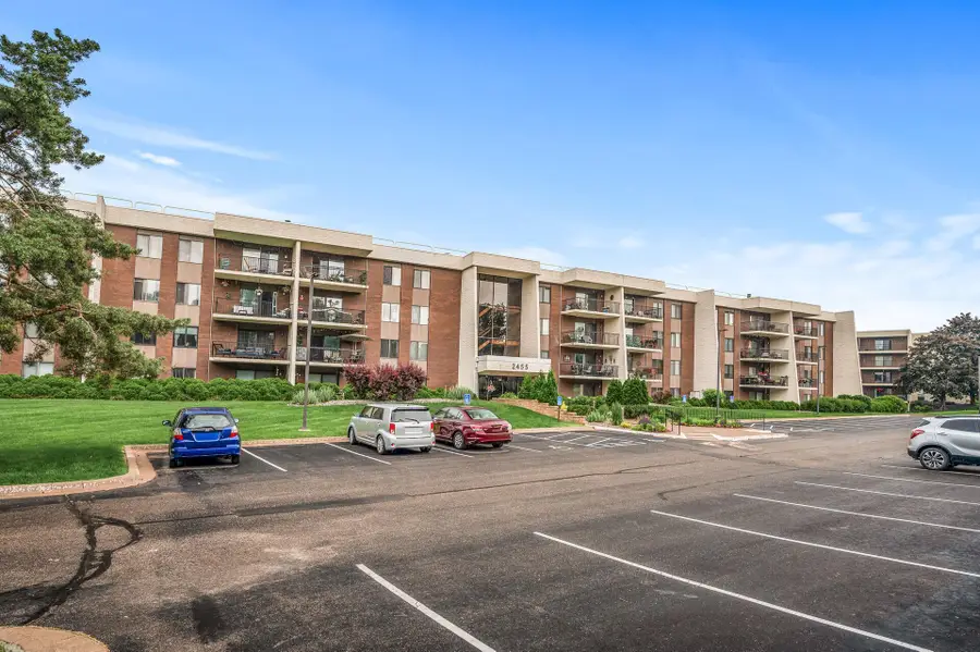2455 Londin Lane E #216, Maplewood, MN 55119 - #3