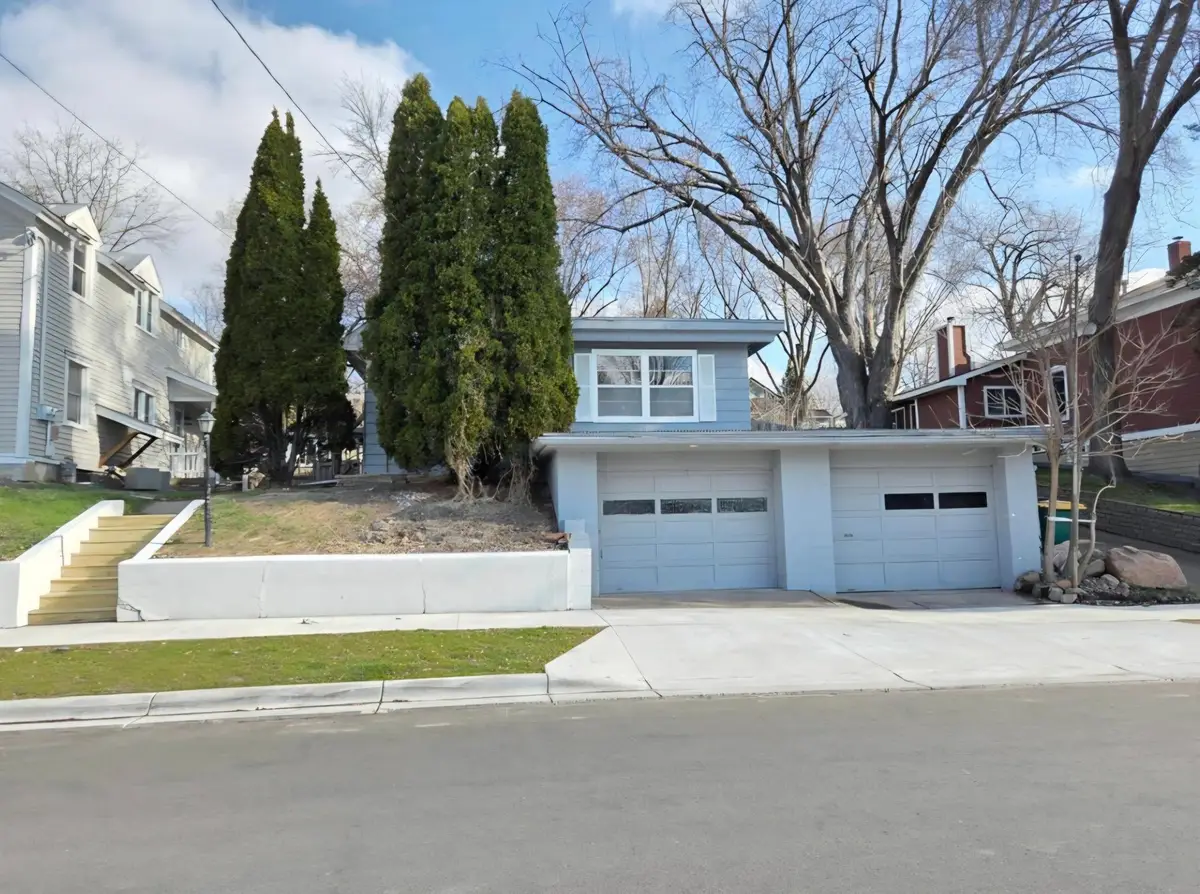 712 Maple Street W, Stillwater, MN 55082 - #1