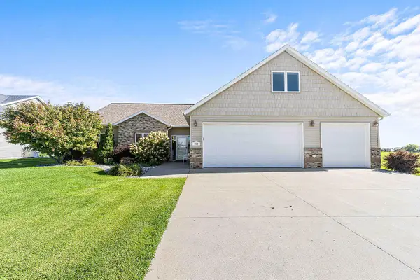 812 S 36th Street S, Moorhead, MN 56560