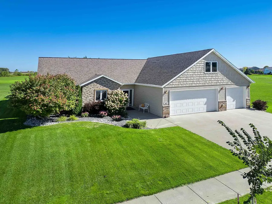 812 S 36th Street S, Moorhead, MN 56560 - #2
