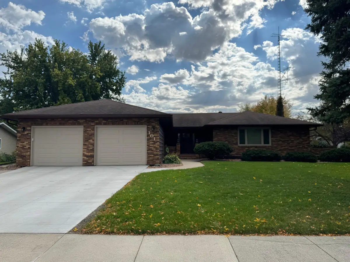 101 37th Avenue S, Moorhead, MN 56560 - #1