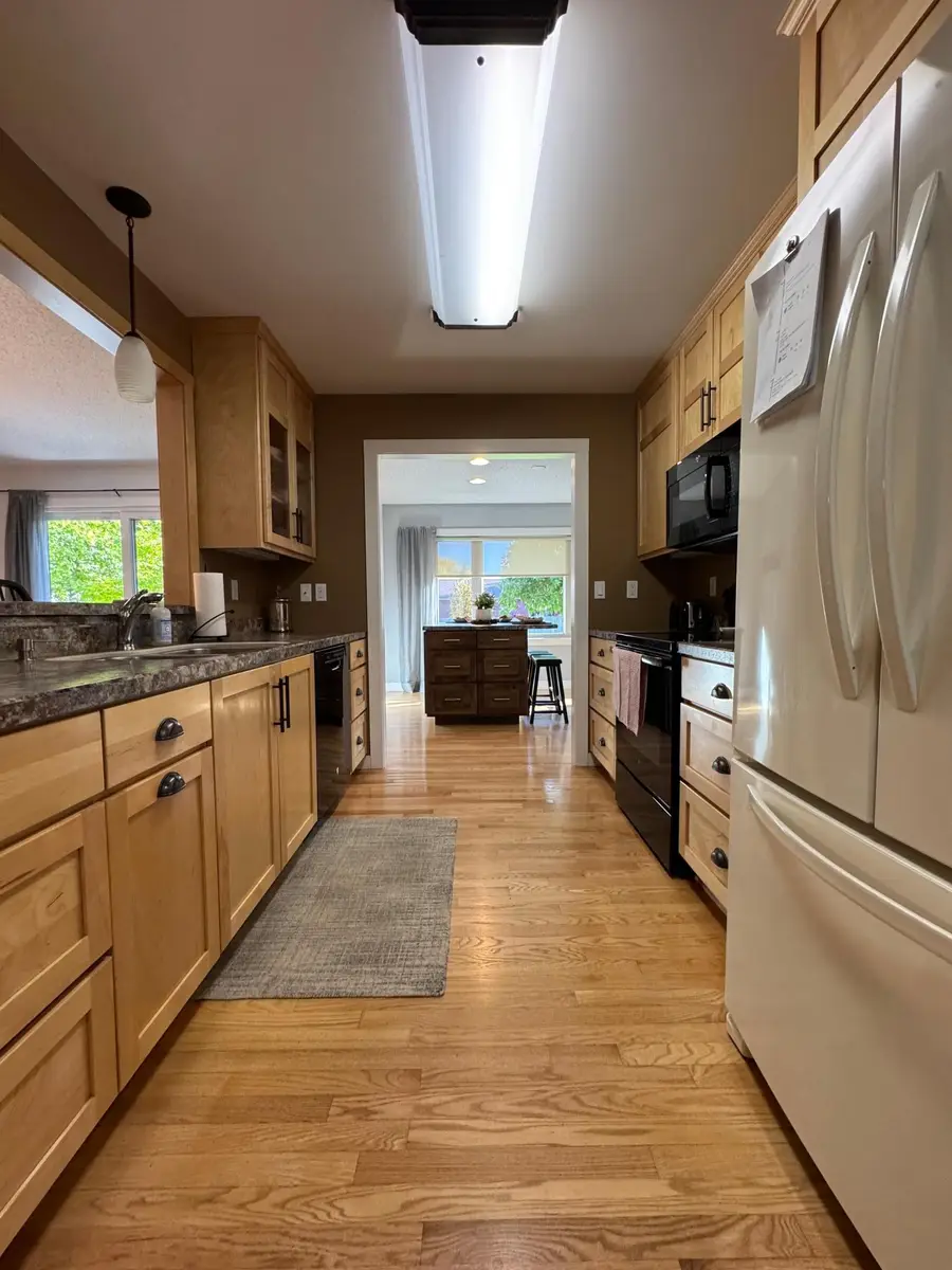 101 37th Avenue S, Moorhead, MN 56560 - #3